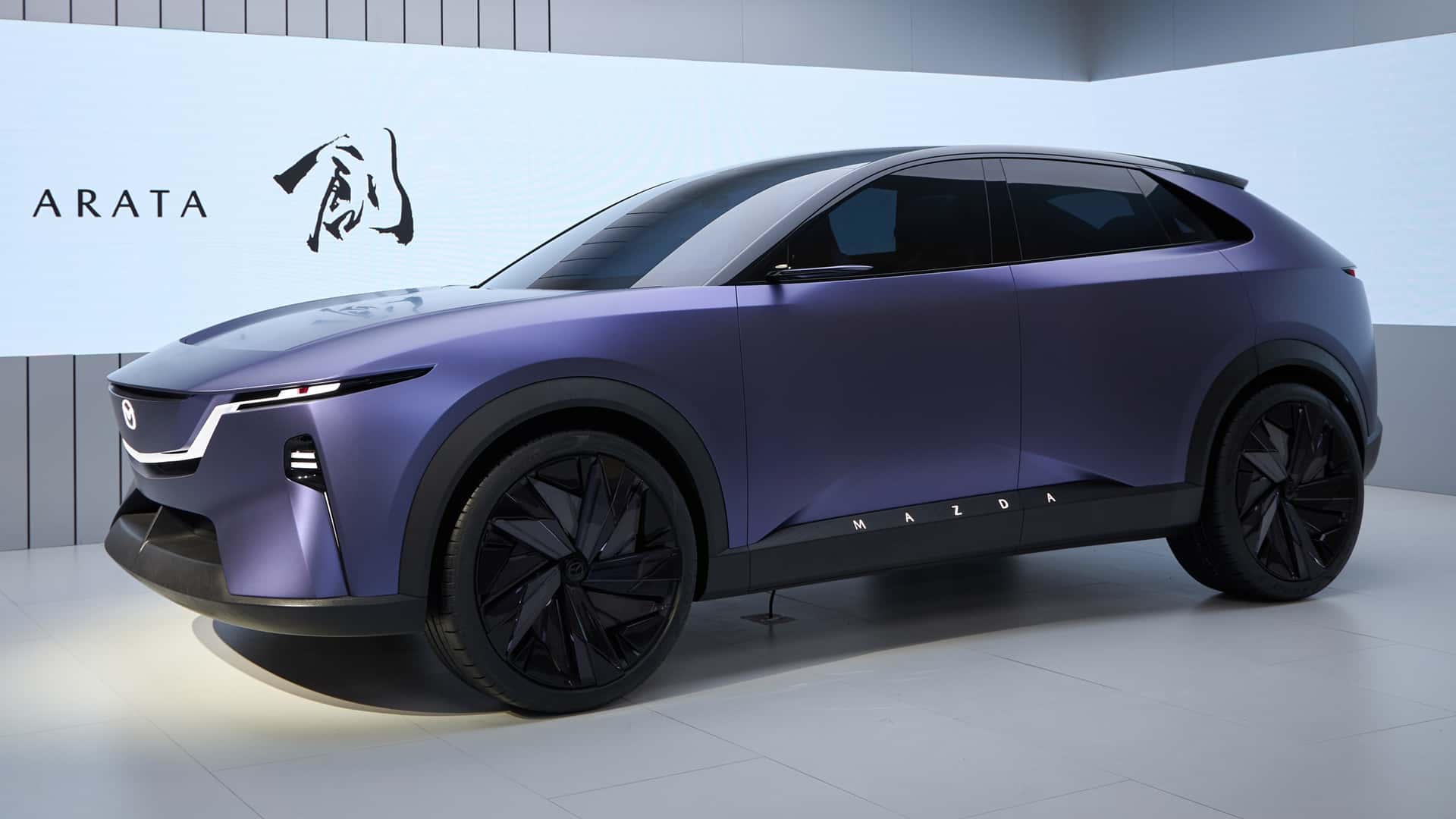 Concepto Mazda Arata mostrando el diseño futurista
